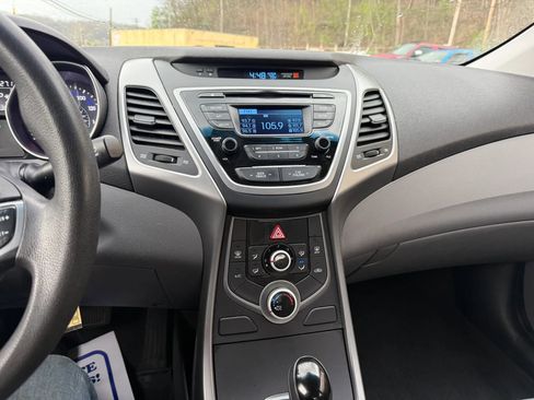 Used 2016 Hyundai Elantra SE image 11