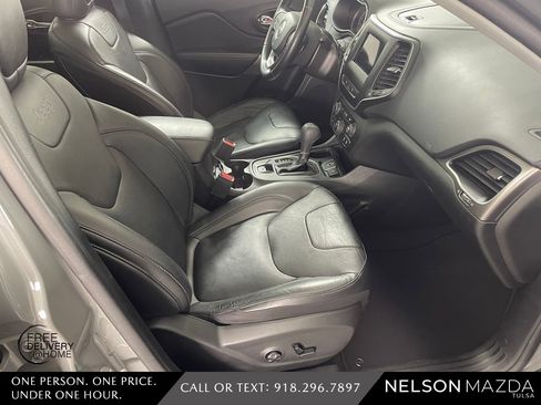 Used 2021 Jeep Cherokee Latitude Lux w/ Sun & Sound Group image 48