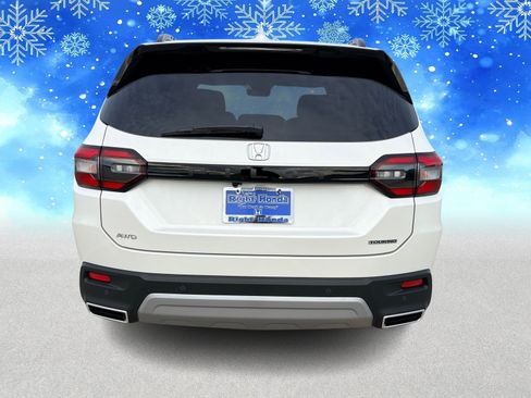 New 2025 Honda Pilot Touring image 5