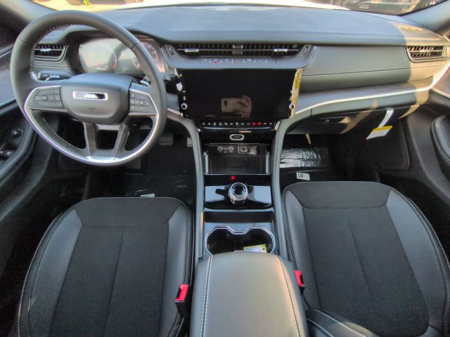 New 2027 Jeep Grand Cherokee Altitude RWD image 13
