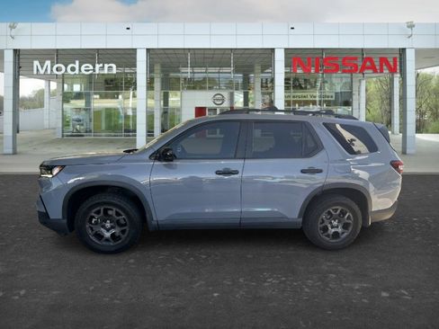 Used 2024 Honda Pilot TrailSport image 2