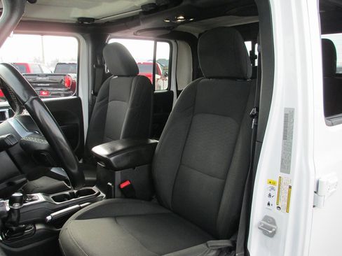 Used 2020 Jeep Gladiator Sport w/ Quick Order Package 24S image 13