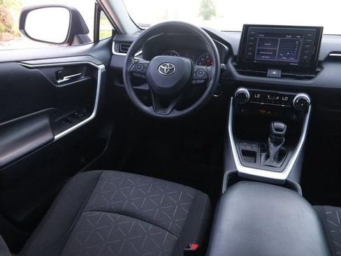 Used 2021 Toyota RAV4 XLE w/ Convenience Package FWD image 24
