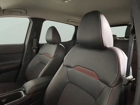 Used 2025 Nissan Kicks SR image 24