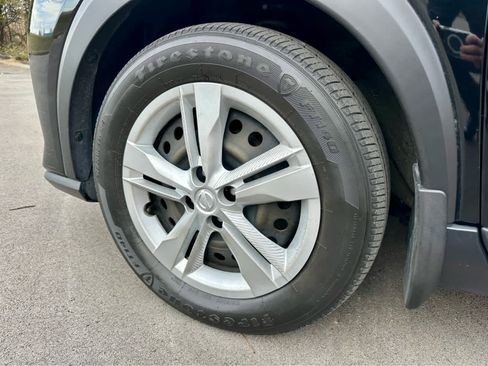 Used 2021 Nissan Kicks S image 9