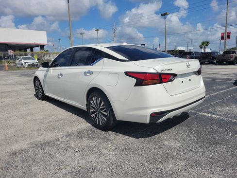 Certified 2024 Nissan Altima 2.5 SV FWD image 9