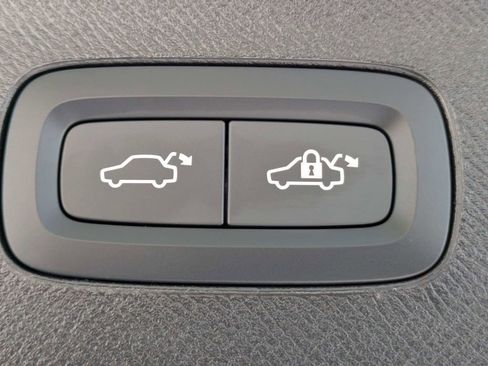 New 2026 Volvo XC90 T8 Ultra w/ Protection Package Premier AWD/4WD image 13