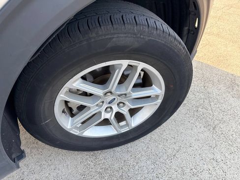 Used 2025 Ford Explorer Active RWD image 15
