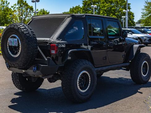 Used 2014 Jeep Wrangler Unlimited Rubicon w/ Max Tow Package AWD/4WD image 11