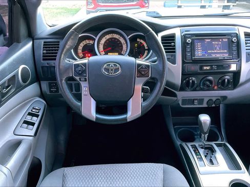 Used 2014 Toyota Tacoma PreRunner image 6