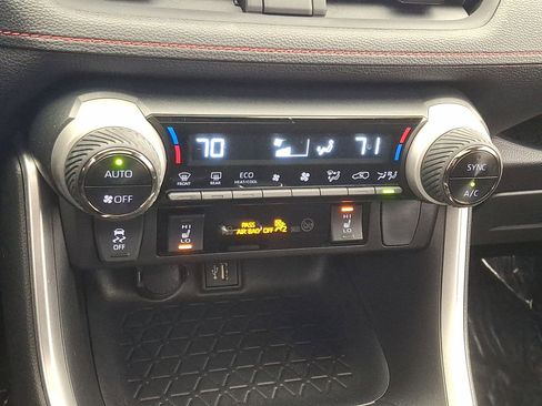 Used 2023 Toyota RAV4 SE w/ Weather & Moonroof Package image 19