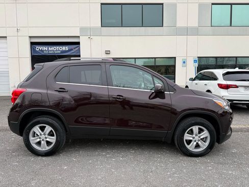 Used 2020 Chevrolet Trax LT image 3