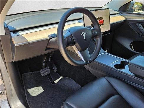 Used 2023 Tesla Model Y Long Range AWD/4WD image 10