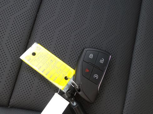 Used 2024 Chevrolet Colorado Z71 w/ Z71 Convenience Package 2 image 19