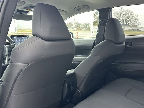 Used 2022 Toyota Corolla Cross LE image 11