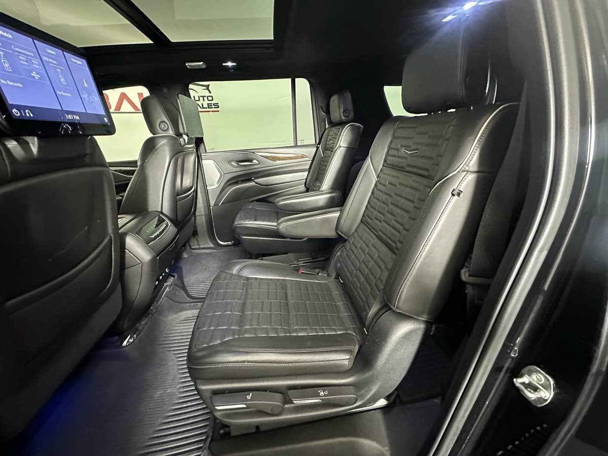 Used 2021 Cadillac Escalade ESV Sport Platinum w/ LPO, ONYX Package AWD/4WD image 25