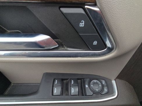 Used 2023 GMC Sierra 1500 SLE image 28