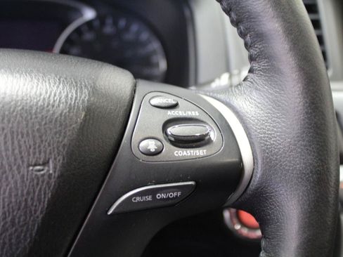 Used 2020 Nissan Pathfinder SL AWD/4WD image 10