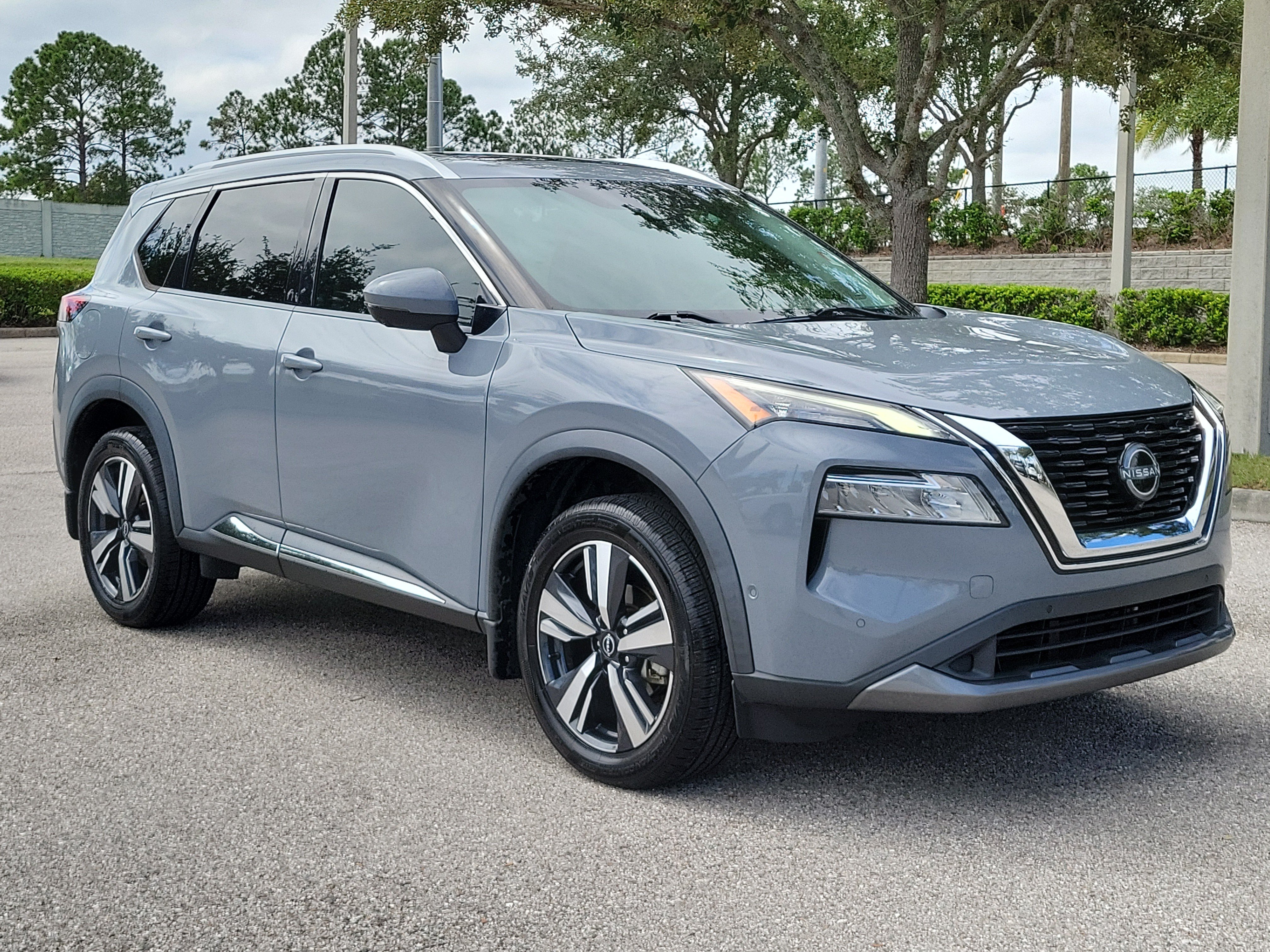 Certified 2023 Nissan Rogue SL w/ SL Premium Package FWD image 3