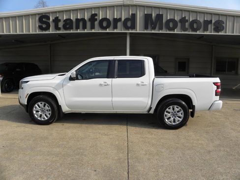 Used 2024 Nissan Frontier SV w/ SV Convenience Package RWD image 1