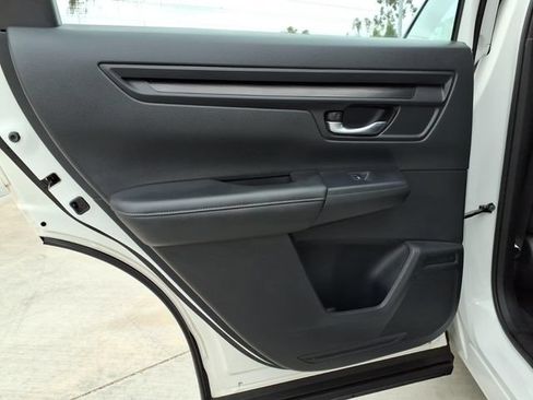 Used 2024 Honda CR-V LX image 17