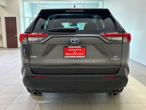 Certified 2022 Toyota RAV4 LE image 5