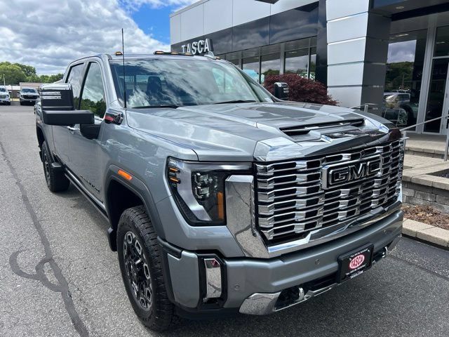 New 2026 GMC Sierra 2500 Denali w/ Denali Reserve Package AWD/4WD image 1