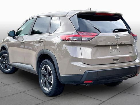 Used 2025 Nissan Rogue SV AWD/4WD image 11