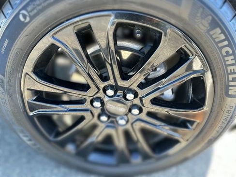 Certified 2023 GMC Acadia SLE w/ Driver Convenience Package image 20