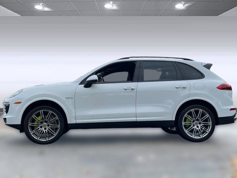 Used 2017 Porsche Cayenne S Platinum image 2