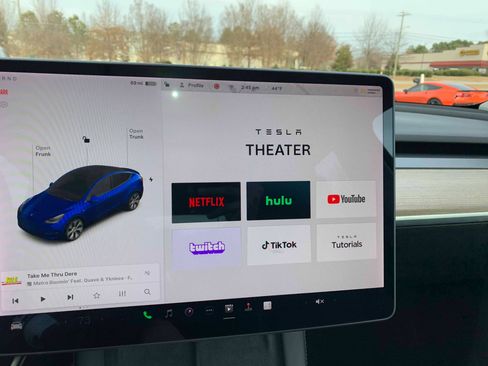 Used 2021 Tesla Model Y Long Range image 21