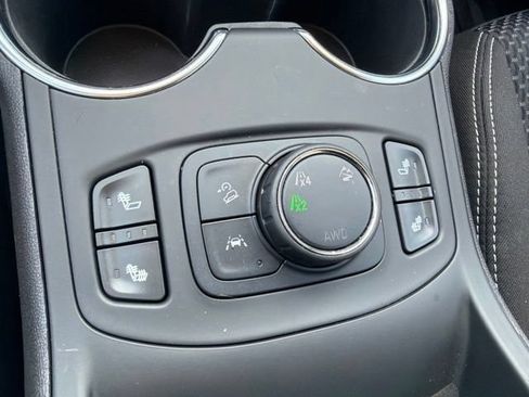 Used 2024 GMC Terrain SLE w/ Driver Convenience Package AWD/4WD image 19