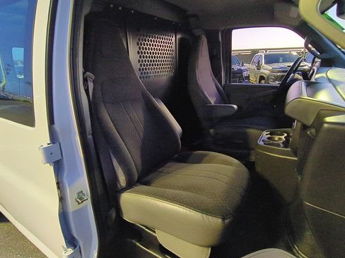 Used 2025 Chevrolet Express 2500 w/ Driver Convenience Package RWD image 24