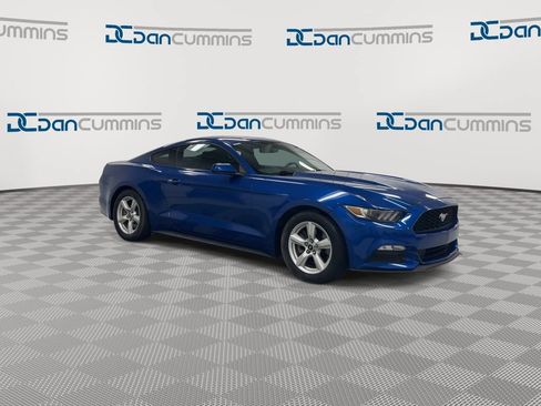 Used 2017 Ford Mustang Coupe RWD image 2