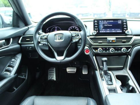 Used 2019 Honda Accord Sport image 12