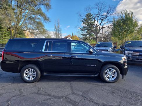 Used 2020 Chevrolet Suburban LT image 6
