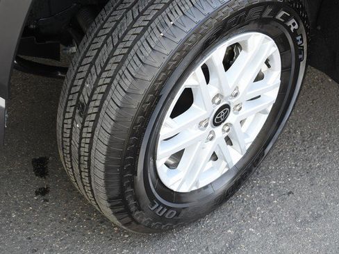 Used 2024 Toyota Tundra SR5 image 11