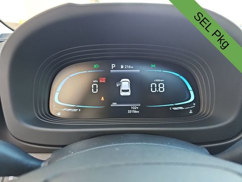 Used 2023 Hyundai Venue SEL FWD image 22