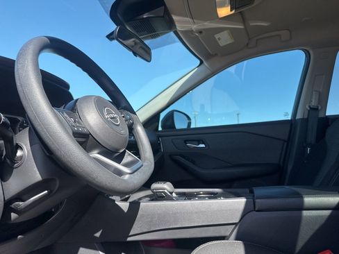 Certified 2022 Nissan Rogue SV image 38