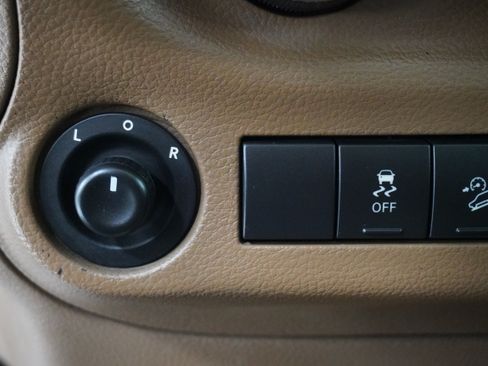 Used 2014 Jeep Wrangler Unlimited Sahara w/ Connectivity Group AWD/4WD image 21