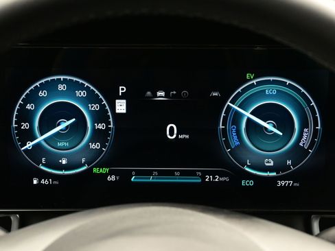 Certified 2025 Hyundai Elantra Limited image 25