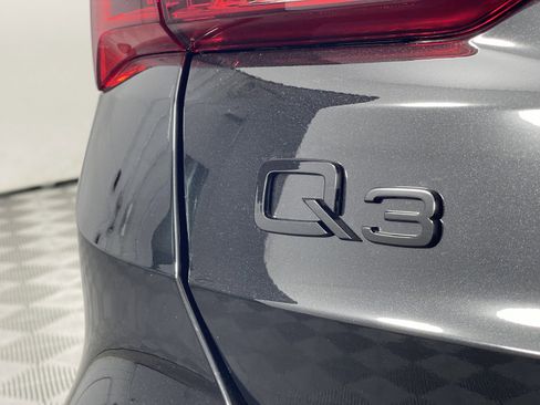 New 2025 Audi Q3 2.0T Premium image 14