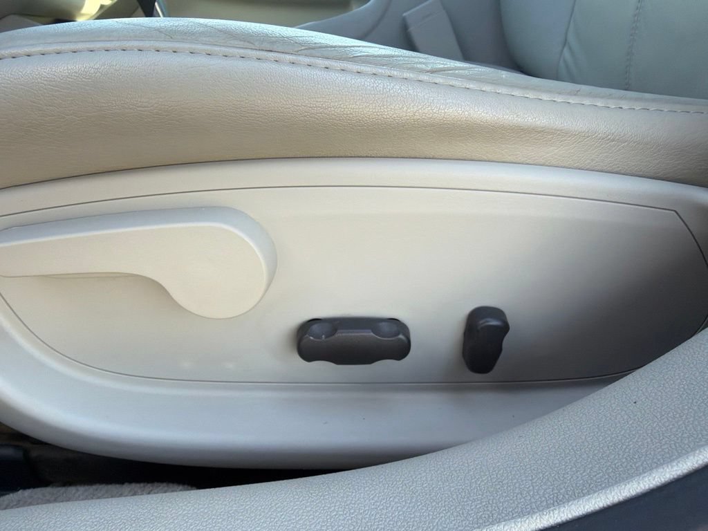 Used 2009 Chevrolet Impala LTZ FWD image 17