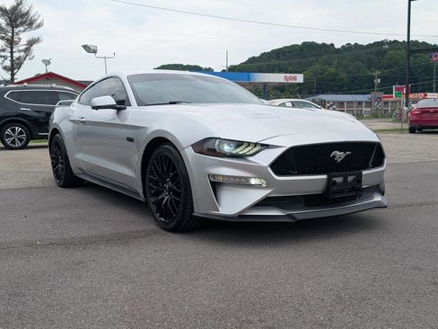 Used 2018 Ford Mustang GT Premium w/ GT Performance Package RWD image 6