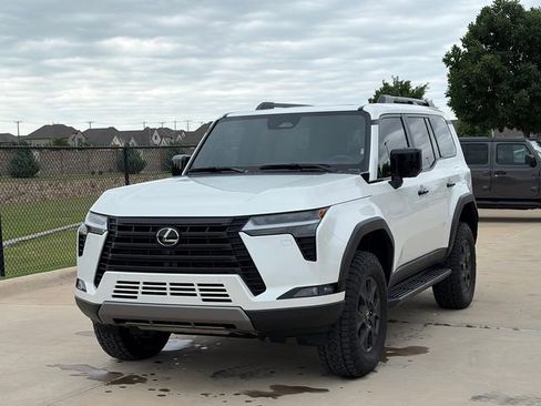 Used 2025 Lexus GX 550 AWD/4WD image 3