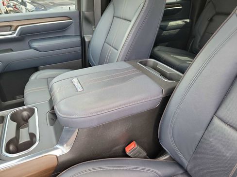 Used 2024 Chevrolet Silverado 2500 High Country w/ Technology Package image 16