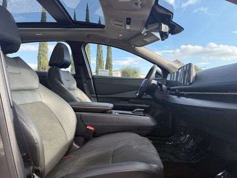 Used 2024 Nissan Ariya FWD image 25