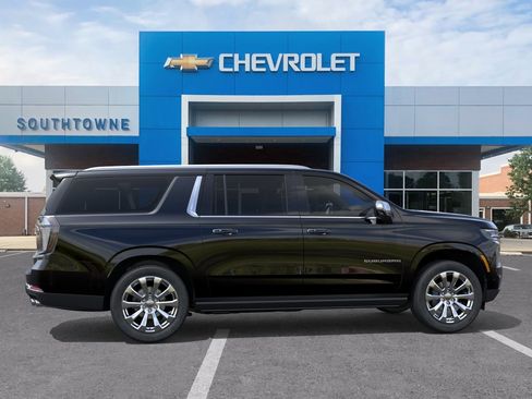 New 2026 Chevrolet Suburban Premier image 29