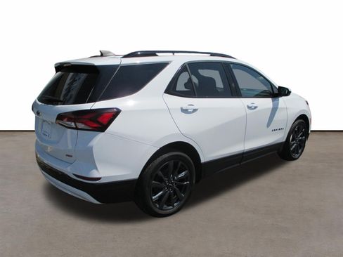 Used 2024 Chevrolet Equinox RS w/ LPO, Floor Liner Package FWD image 3