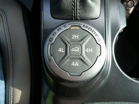 Used 2024 Ford Bronco Wildtrak image 23